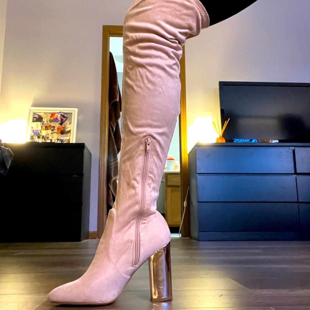 Knee/thigh high heel boots